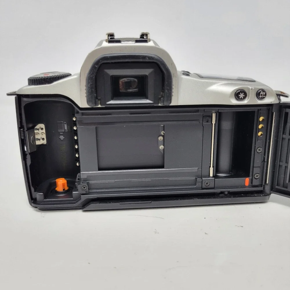 Canon EOS Rebel 2000 35mm SLR Film Camera Body Silver Black